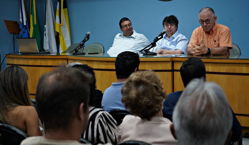 Volta Redonda: Neto planeja ações e investimentos durante primeira reunião com secretários em 2025