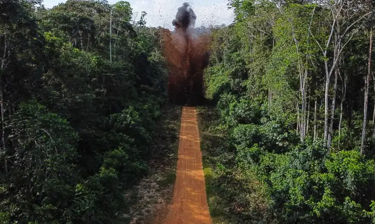 Bruno Mancinelle/Casa de Governo Amazonas-21/09/2024 Pista de pouso dentro da terra Indígena Yanomami foi destruída em operação das Forças Armadas. Foto: Bruno Mancinelle/Casa de Governo