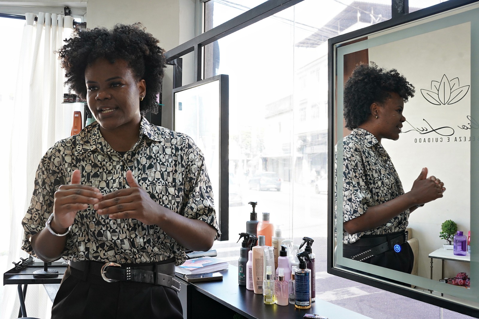 Prefeitura de Volta Redonda transforma vida de moradora que sonhava ser cabeleireira