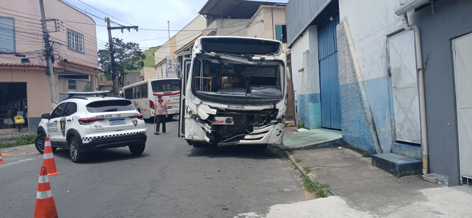 Onibus envolvidos em acidente no Boa Vista II estavam com