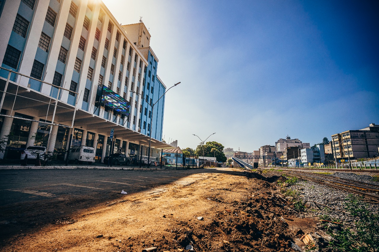Servicos de revitalizacao da Rua Oscar da Silva Marins no