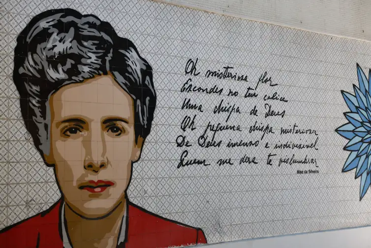 Rio de Janeiro (RJ) 13/02/2025 – Mural em homenagem à Nise da Silveira no anexo do Museu de Imagens do Inconsciente, no Engenho de Dentro. Foto: Fernando Frazão/Agência Brasil