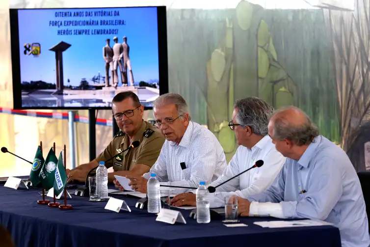 Tânia Rêgo/Agência Brasil Rio de Janeiro (RJ), 21/02/2025 - O ministro da Defesa, José Múcio Monteiro Filho, fala durante evento em que Defesa, BNDES e Exército assinam acordo de cooperação técnica para revitalização do monumento em homenagem aos heróis brasileiros da 2ª Guerra Mundial. Foto: Tânia Rêgo/Agência Brasil