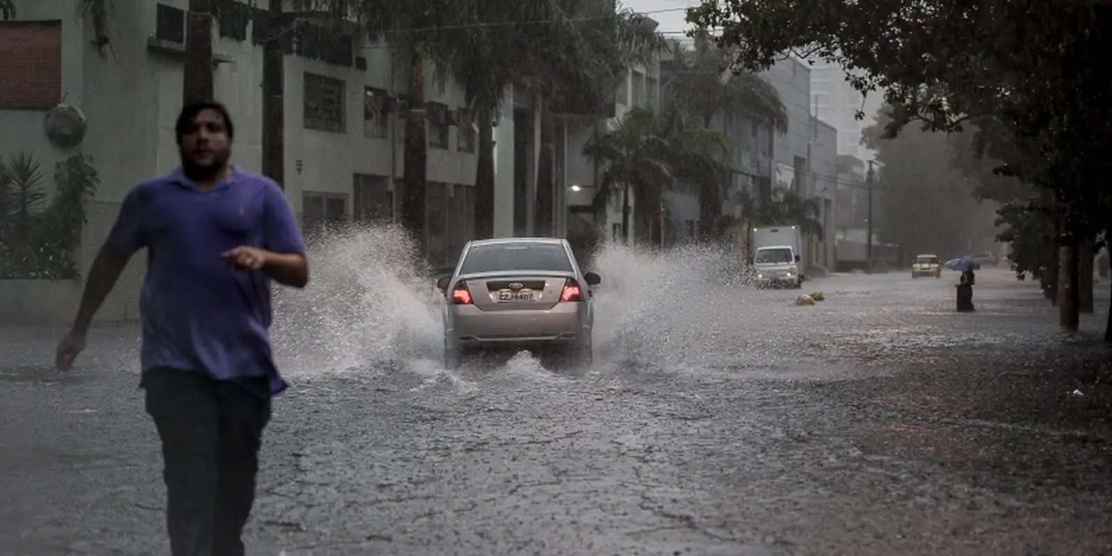 Defesa Civil emite novo alerta severo para chuvas em São Paulo