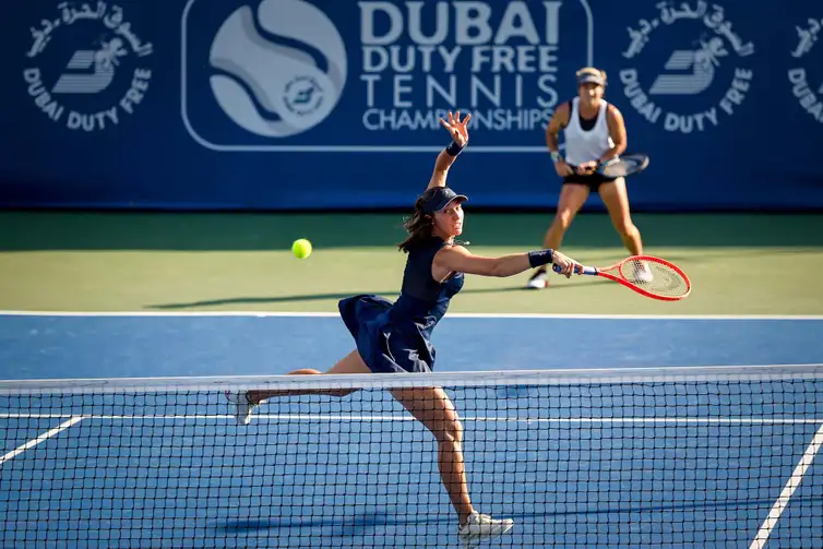 Divulgação/Dubai Duty Free Tennis Championships Luisa Stefani e Mattek Sand avançam às quartas do WTA 1000 de Dubai, em 19/02/2025