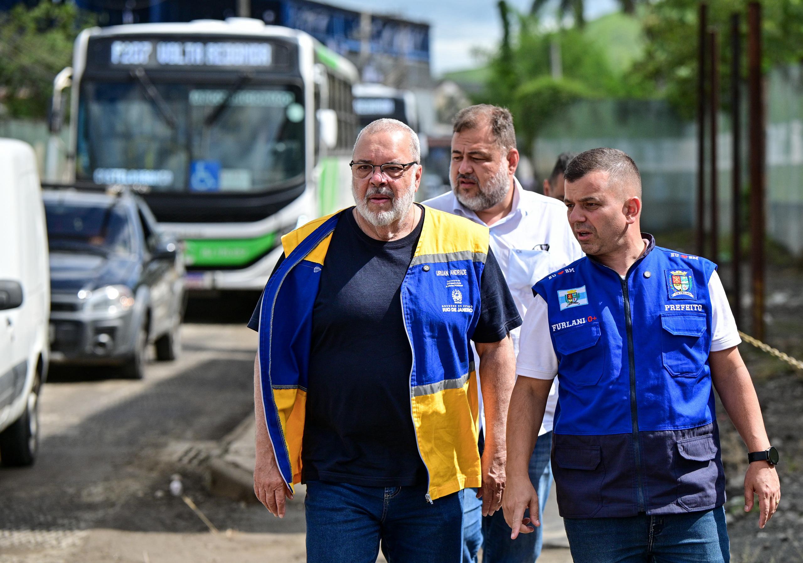 Prefeito Furlani e secretario estadual Uruan Andrade acompanham melhorias na