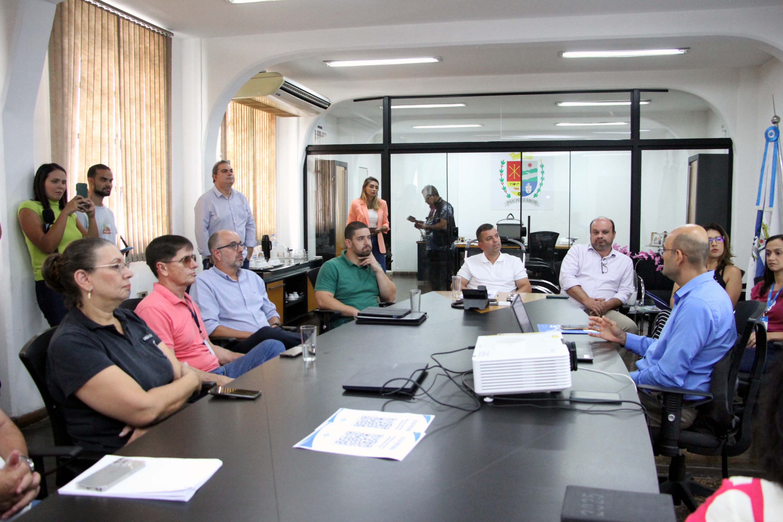 Prefeitura de Barra Mansa recebe Sebrae para apresentacao de novas