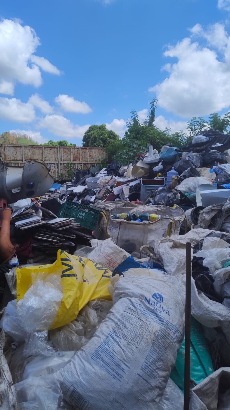 Secretarias de Ordem Publica e de Meio Ambiente interditam tres