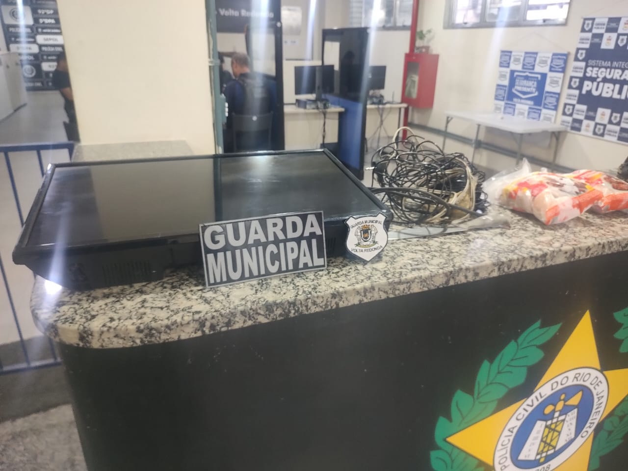 Câmeras da Ordem Pública flagram e GMVR prende suspeito de furtar ONG em Volta Redonda