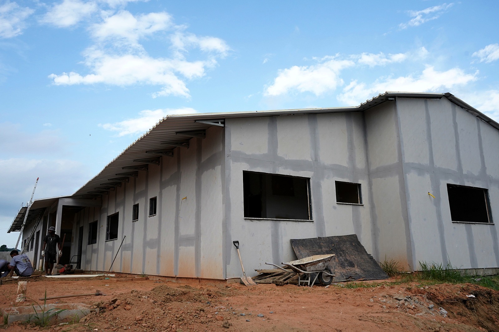 Volta Redonda: com nova técnica de construção, obras do Cras do Complexo Roma entram na fase final