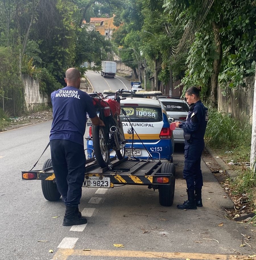 Guarda Municipal de Volta Redonda apreende ‘moto barulhenta’ conduzida por inabilitado
