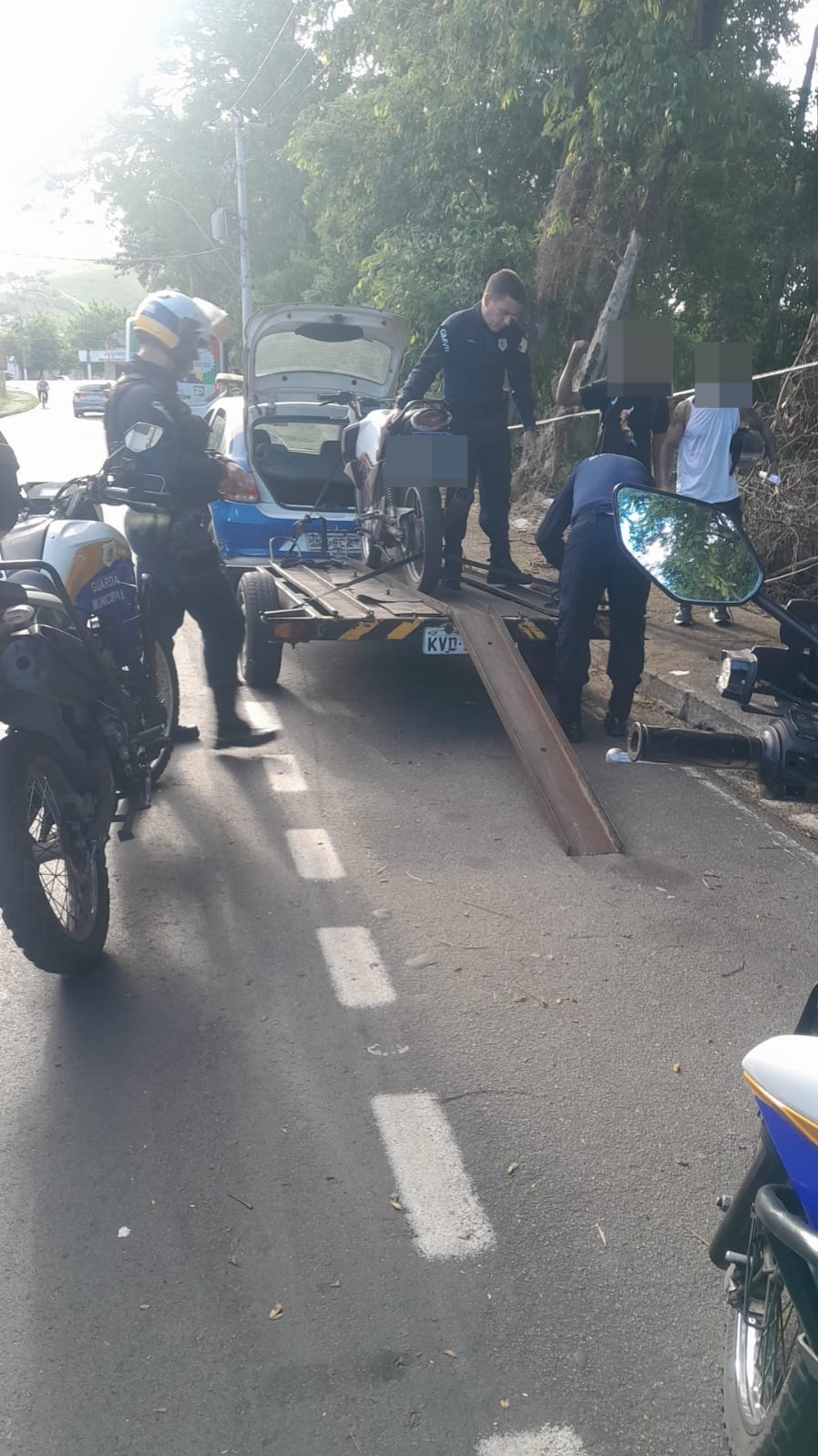 Volta Redonda: inabilitado vai à GMVR de moto e tem veículo removido ao depósito público