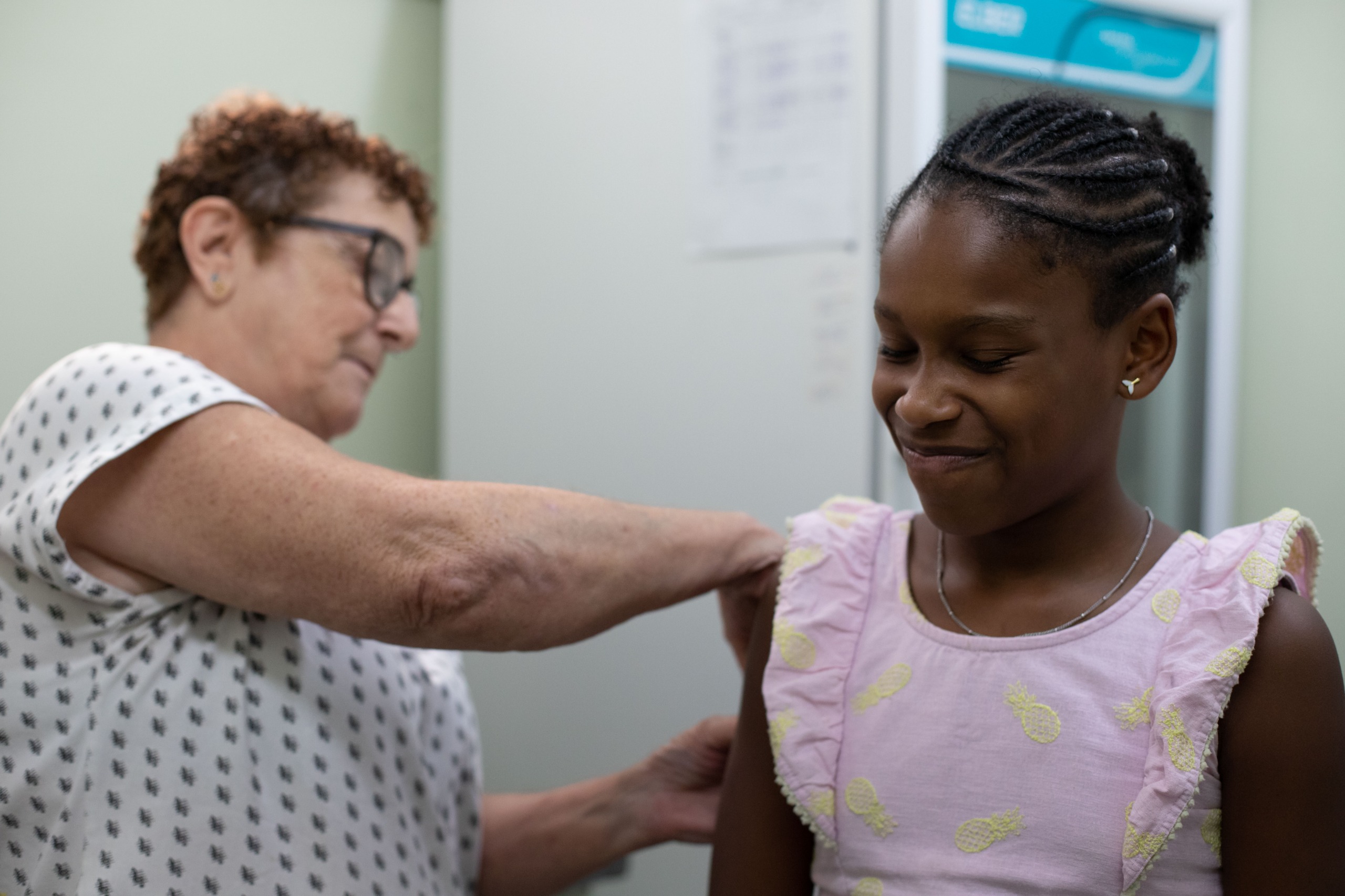 Volta Redonda convoca quase 1,5 mil adolescentes para tomarem a segunda dose da vacina contra a dengue