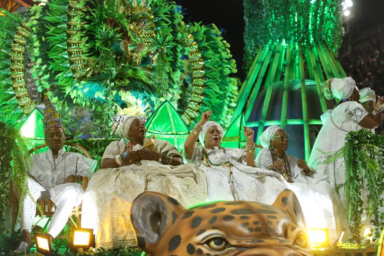 Tomaz Silva/Agência Brasil Rio de Janeiro (RJ), 02/03/2025 – Unidos de Padre Miguel abre os desfiles de carnaval do grupo Especial na Marquês de Sapucaí, na região central do Rio de Janeiro. Foto: Tomaz Silva/Agência Brasil