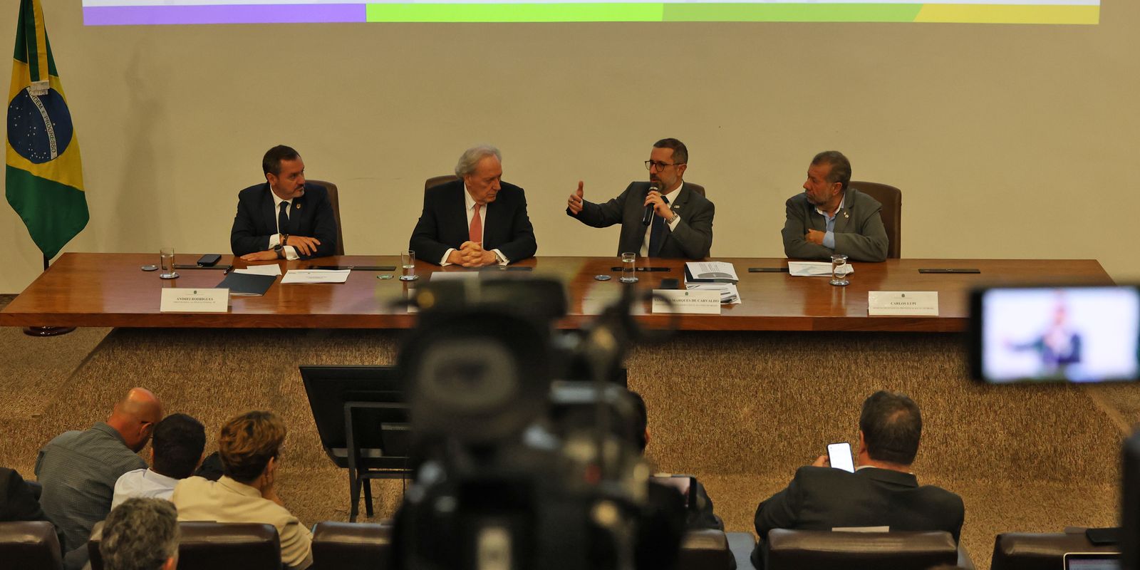 Desconto ilegal terá que ser restituído a aposentados, dizem ministros