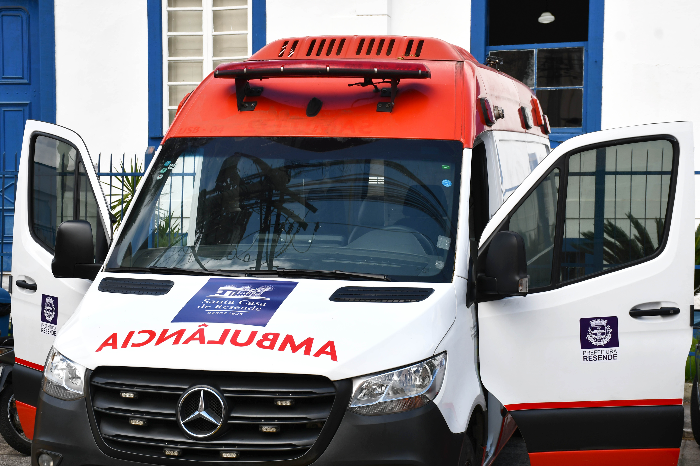 SANTA CASA DE RESENDE RECEBE NOVA AMBULÂNCIA PARA REFORÇAR A FROTA DE EMERGÊNCIA