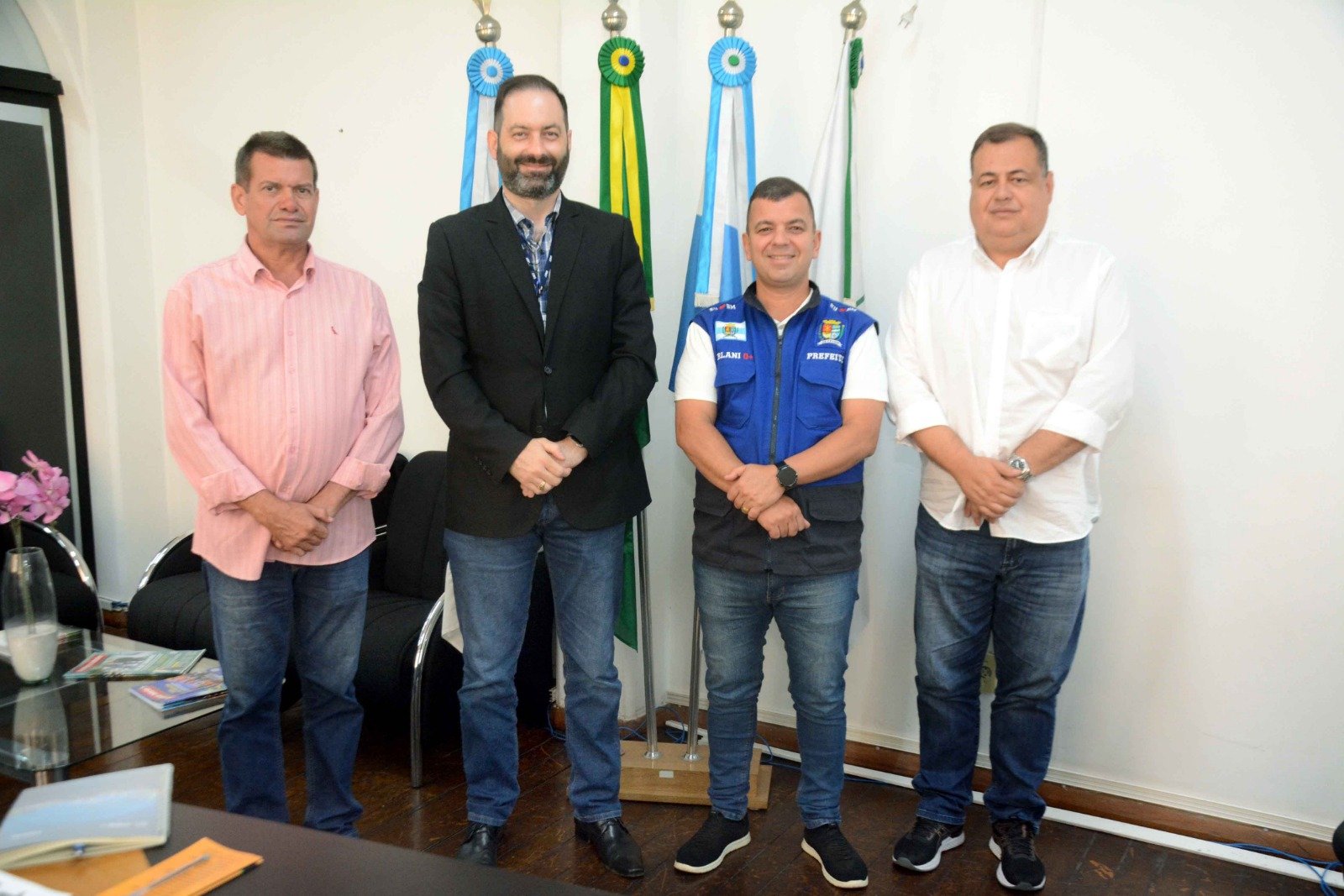 Furlani recebe diretor do Dnit que acompanha obras do Patio