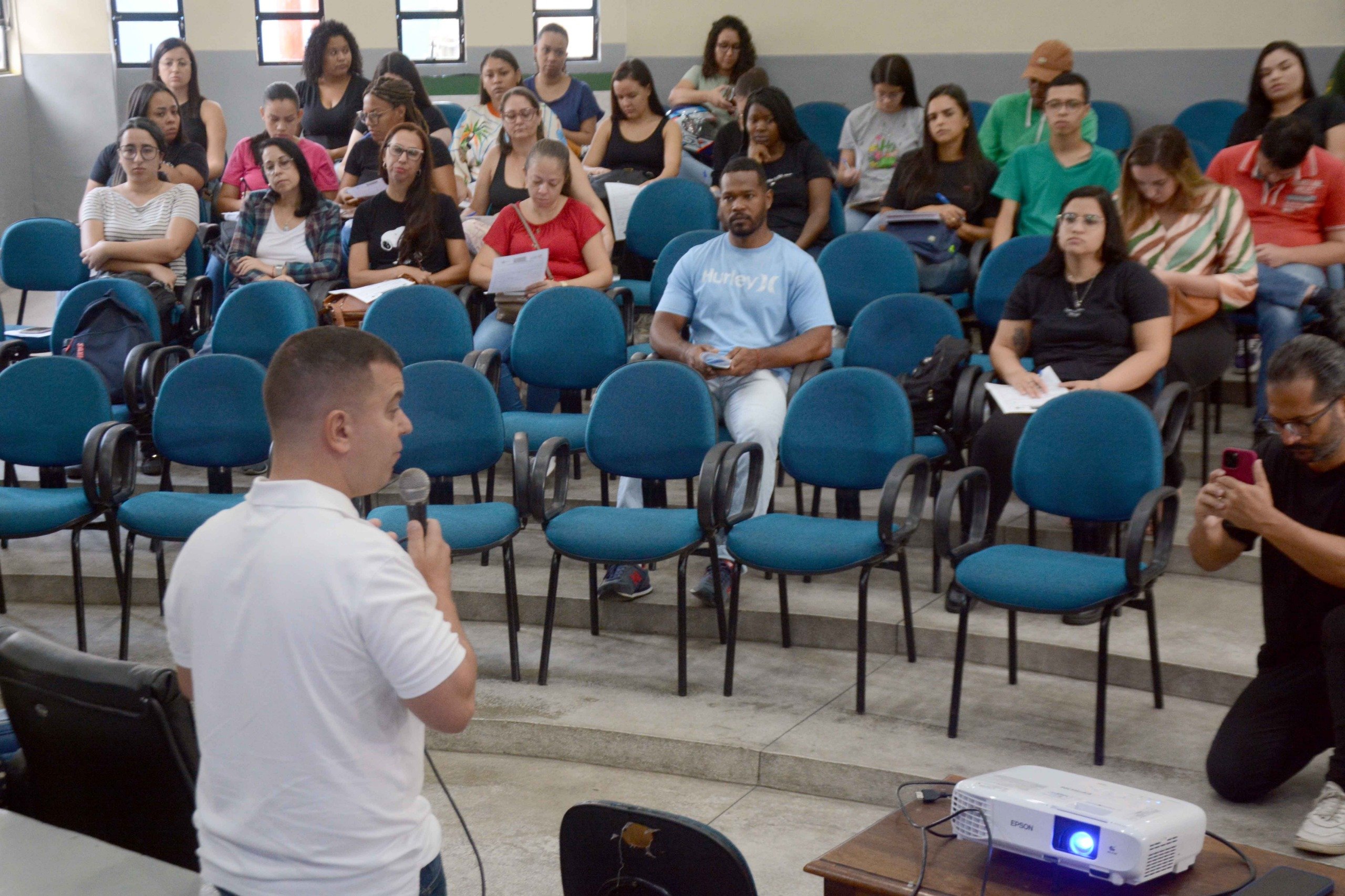 Prefeito Furlani recepciona novos Agentes Comunitarios de Saude ACS –