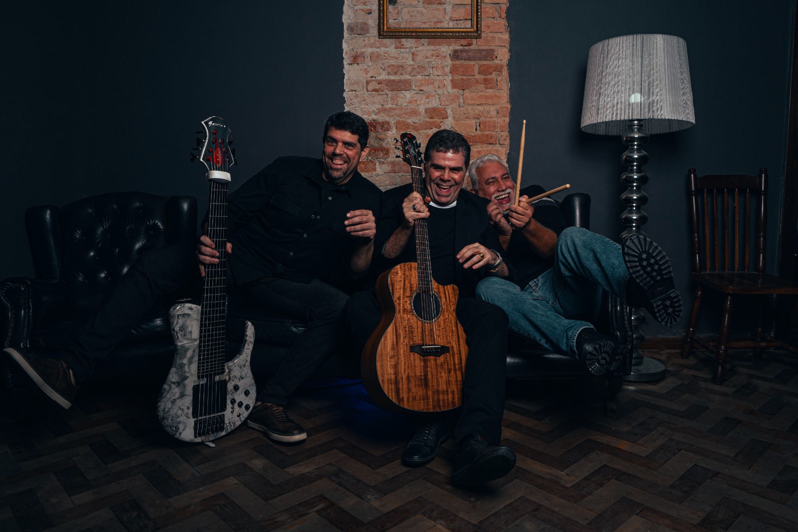 Teatro Maestro Franklin de Carvalho Jr., em Volta Redonda, recebe show especial com bandas Novo Som e Catedral