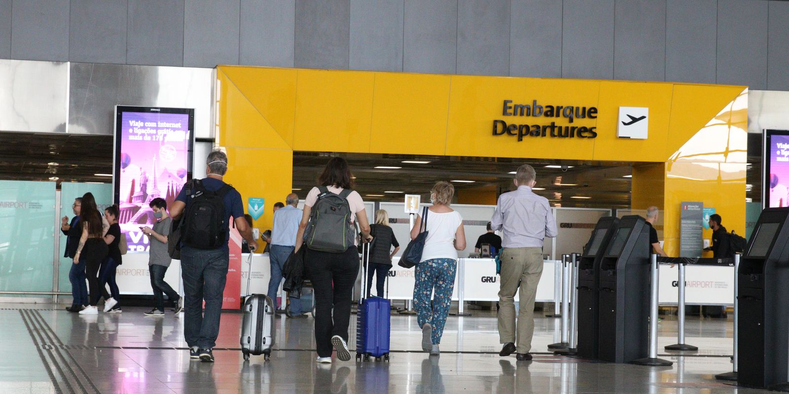 Deputadas denunciam racismo em revista no aeroporto de Guarulhos