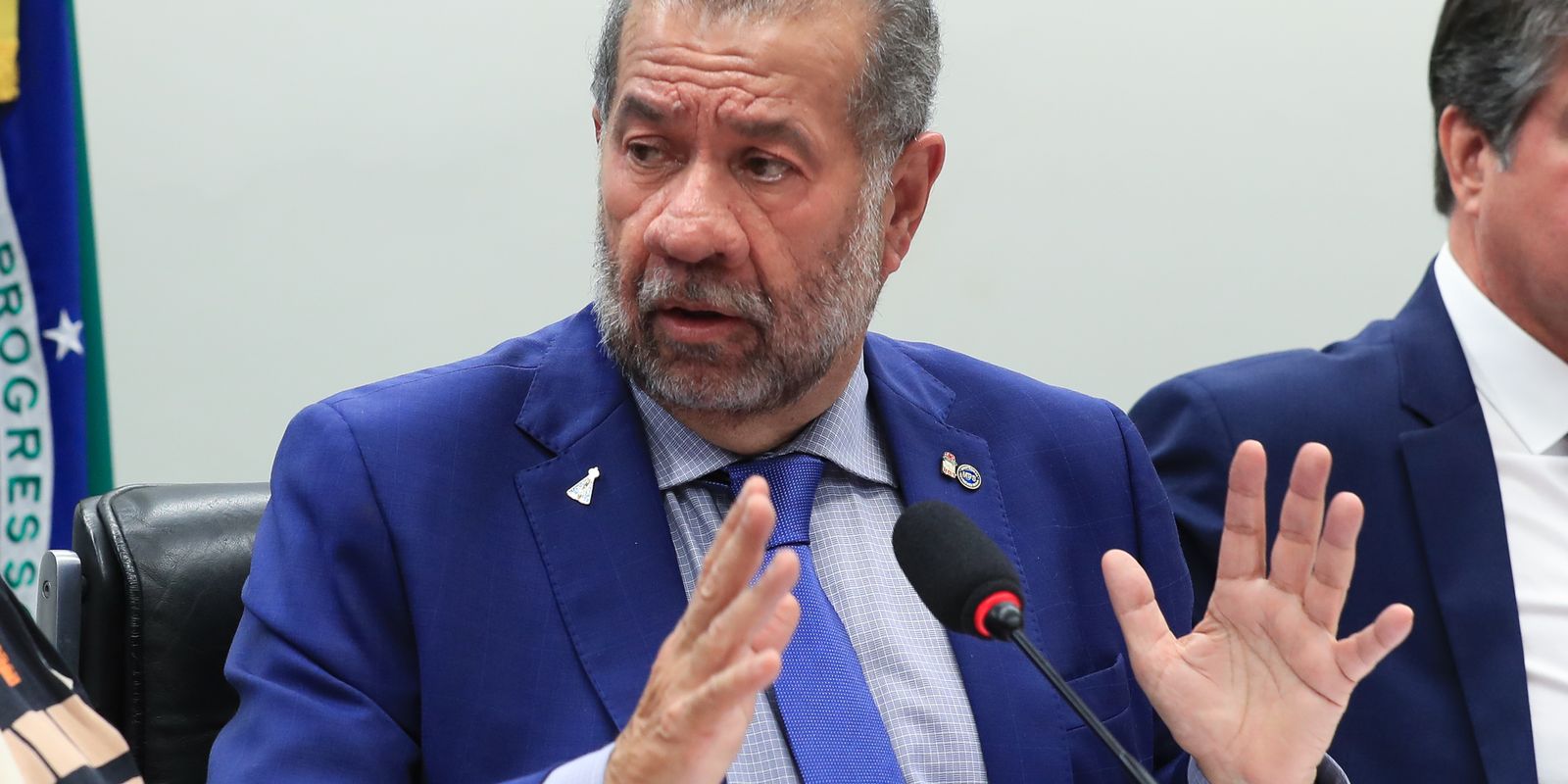 Lupi diz que sempre foi contra descontos em benefícios previdenciários