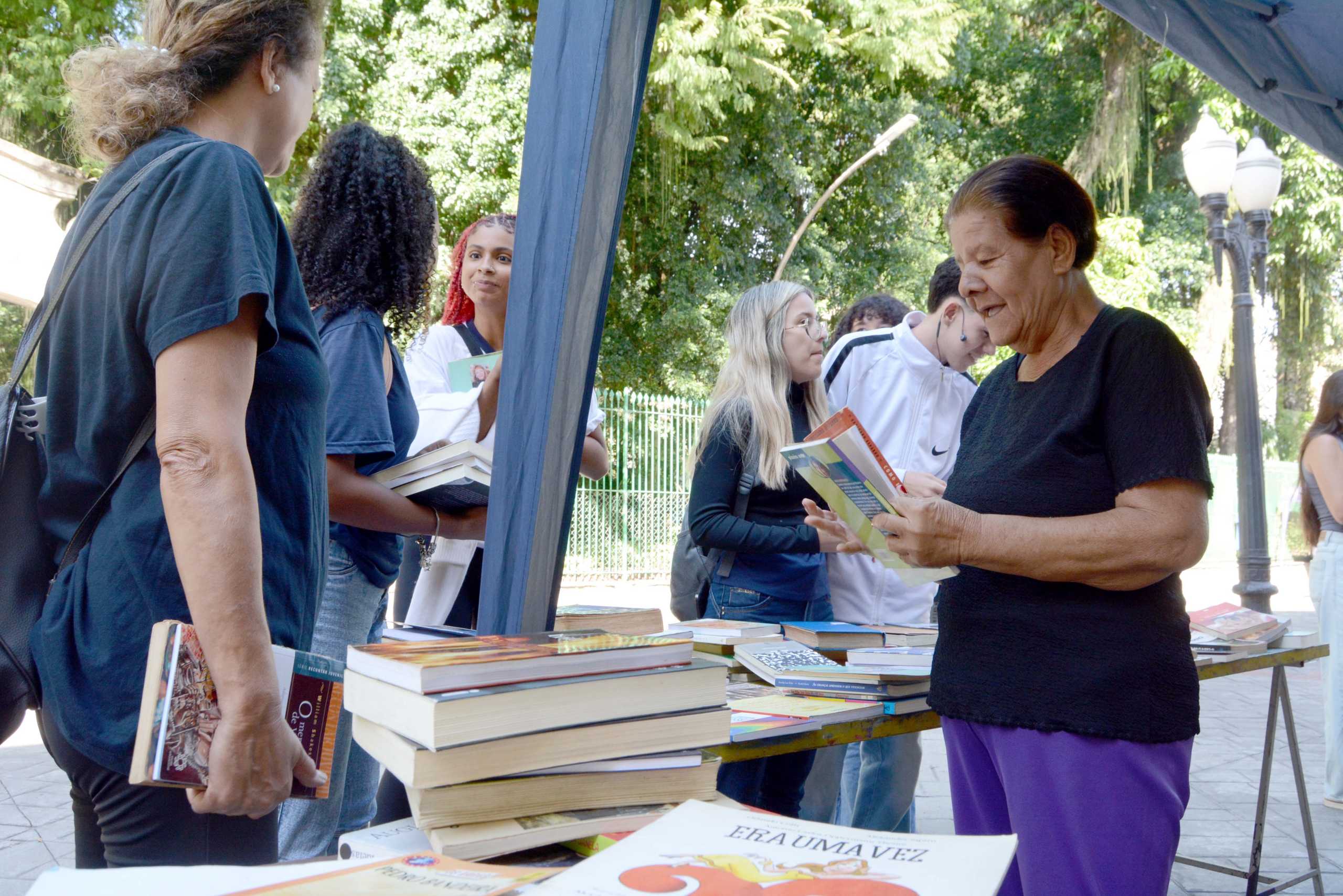 Barra Mansa incentiva a leitura com Feira Pegue e Leve