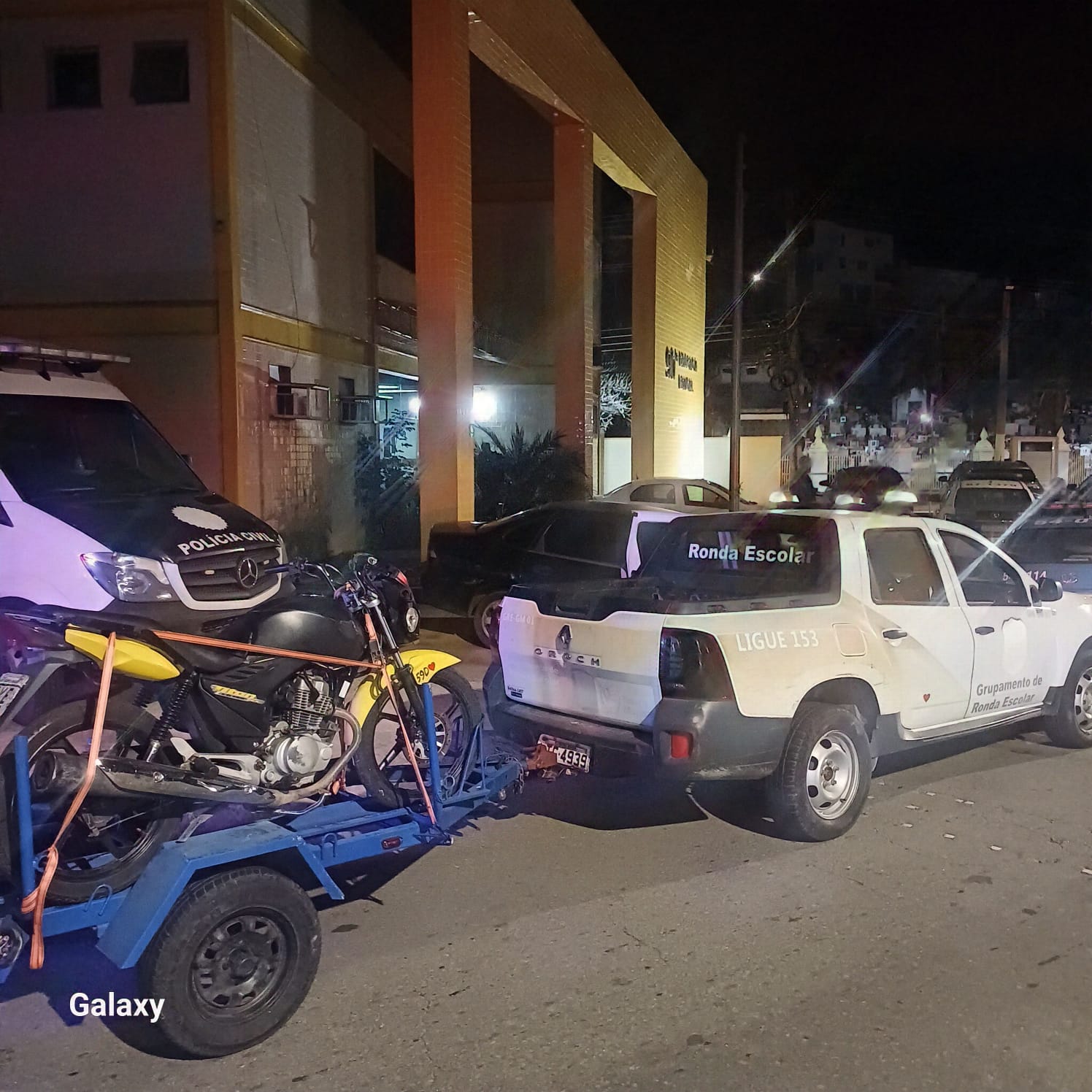 Mulher e detida por dano ao patrimonio publico desacato e