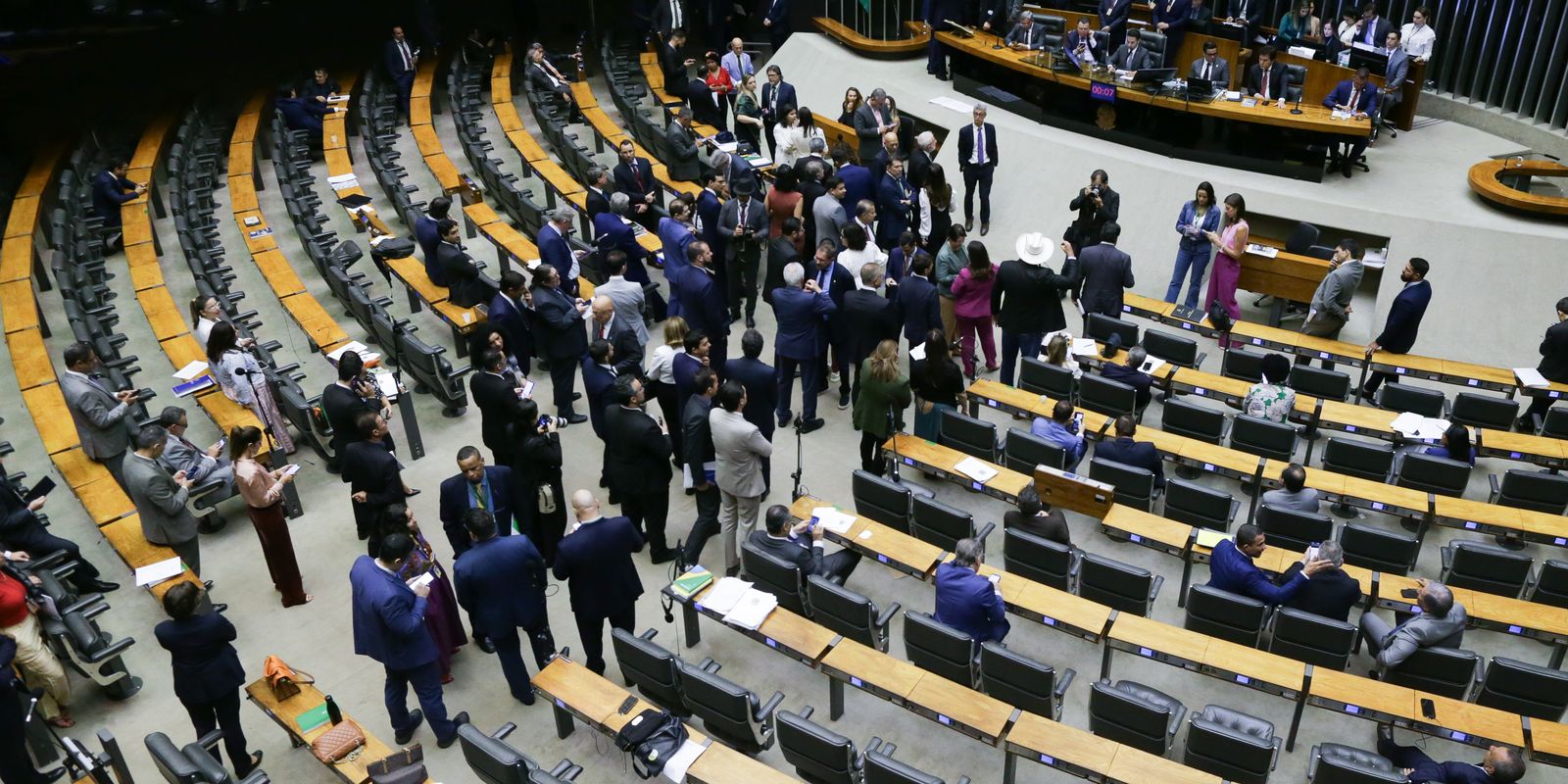 Congresso dá 10 dias para governo ter alternativa ao aumento do IOF