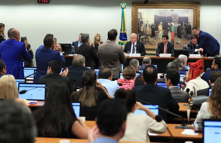 Brasília (DF), 07/05/2025  - Reunião da Comissão de Constituição e Justiça e de Cidadania (CCJ) da Câmara para votar requerimento que pede a suspensão de ação penal contra o deputado Ramagem.Foto: Lula Marques/Agência Brasil