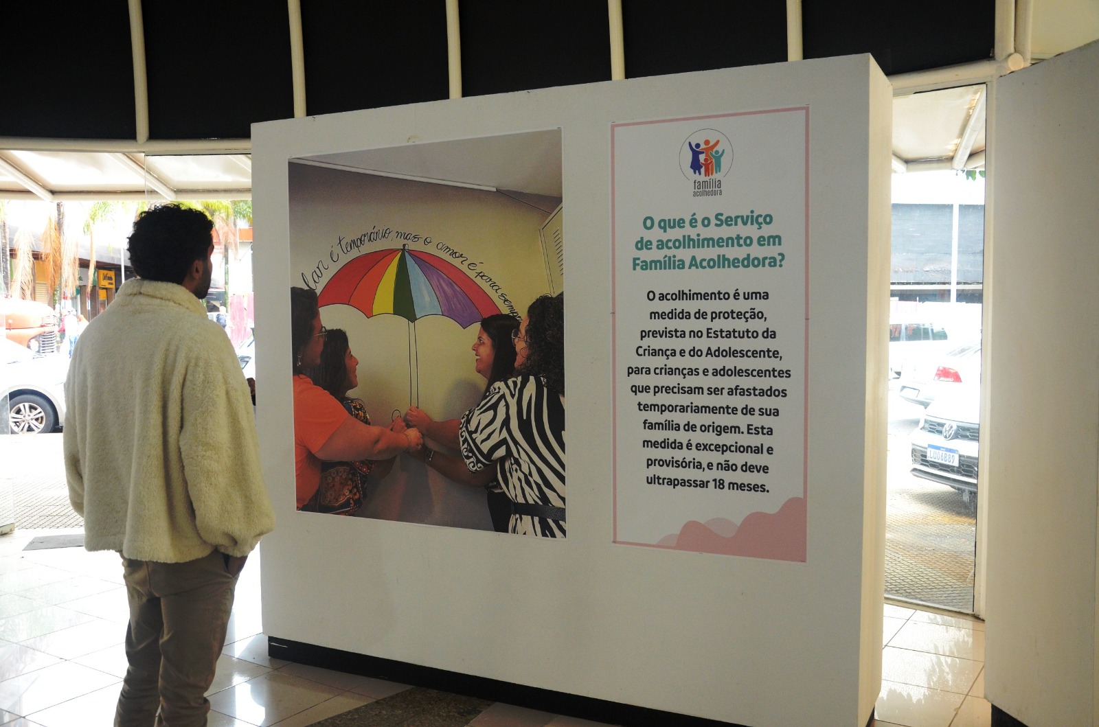 Exposição ‘Afetos em Fotos’ celebra os 13 anos do Serviço de Acolhimento Familiar em Volta Redonda