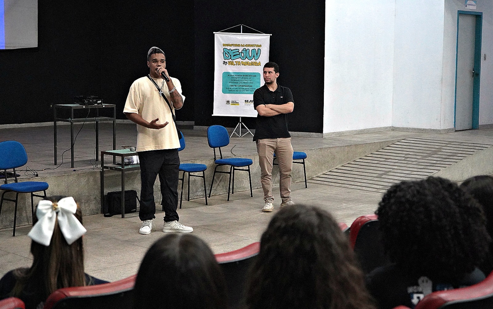 Volta Redonda: Sejuv promove projeto para conscientizar jovens sobre o uso de telas e redes sociais