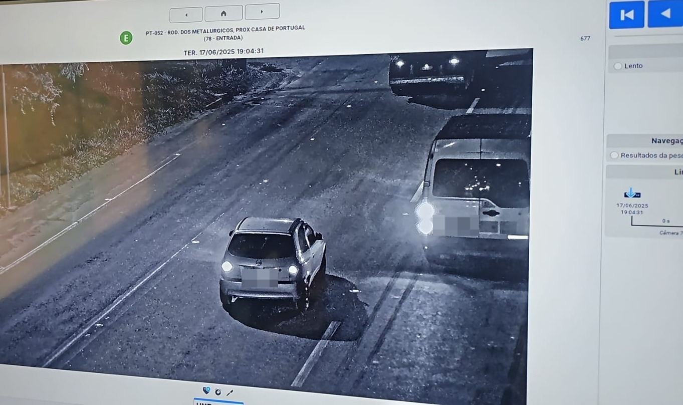 Carro é recuperado minutos depois de ser roubado em Volta Redonda