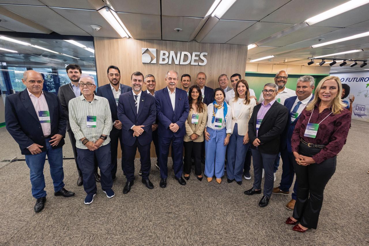 Volta Redonda alinha parcerias com BNDES e Embratur