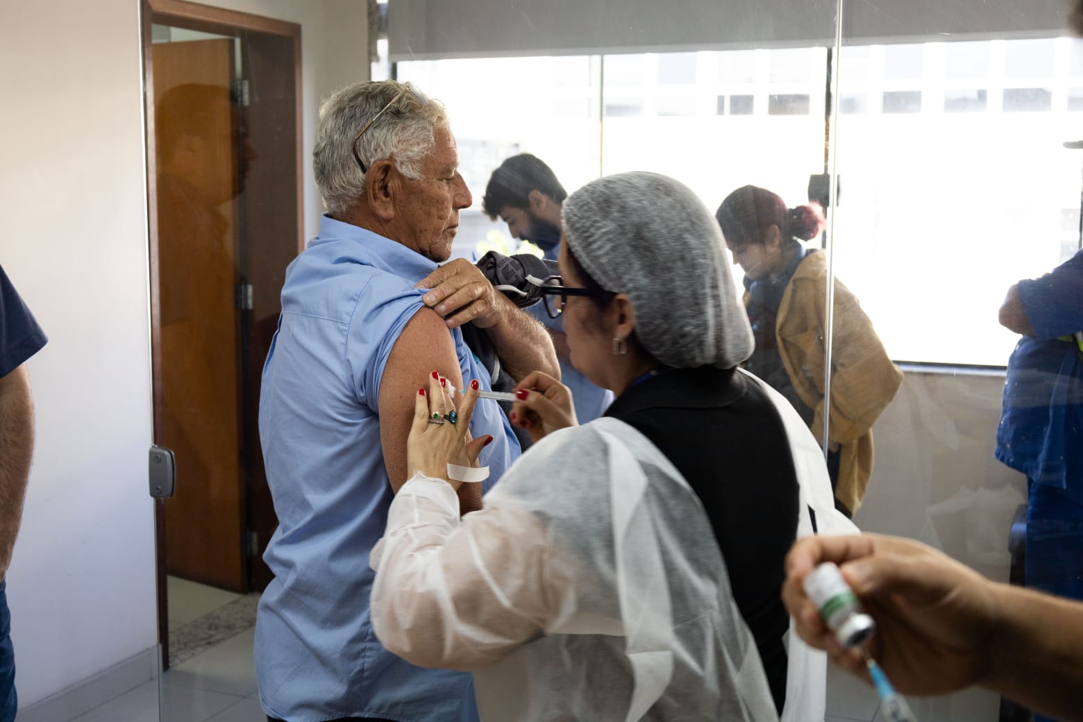 Volta Redonda promove vacinação contra a gripe para funcionários do Saae