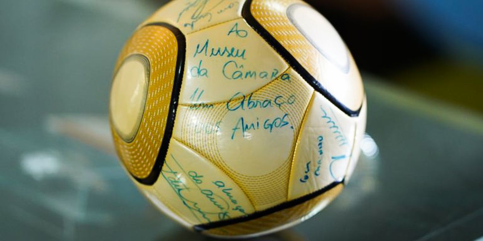 Moraes vota por condenar acusado de furtar bola autografada por Neymar