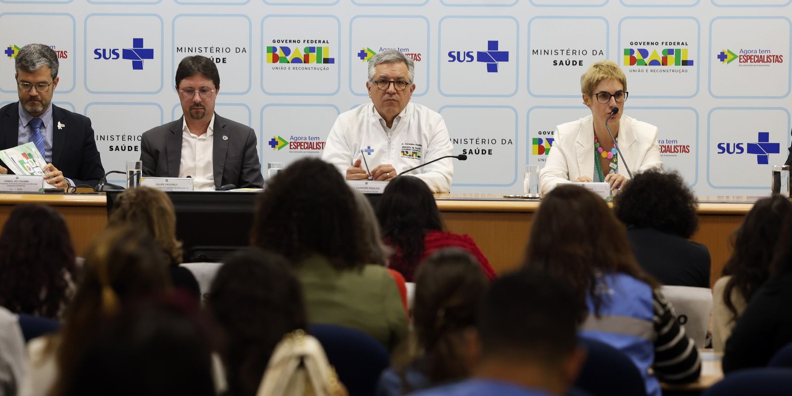 Agora Tem Especialistas lança edital nesta sexta com 1.778 vagas