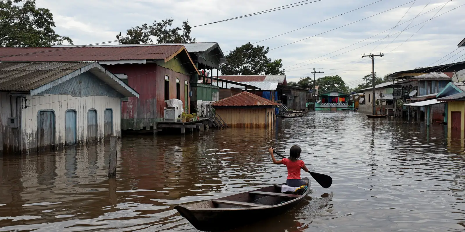 Cheias no Amazonas deixam municípios em estado de emergência