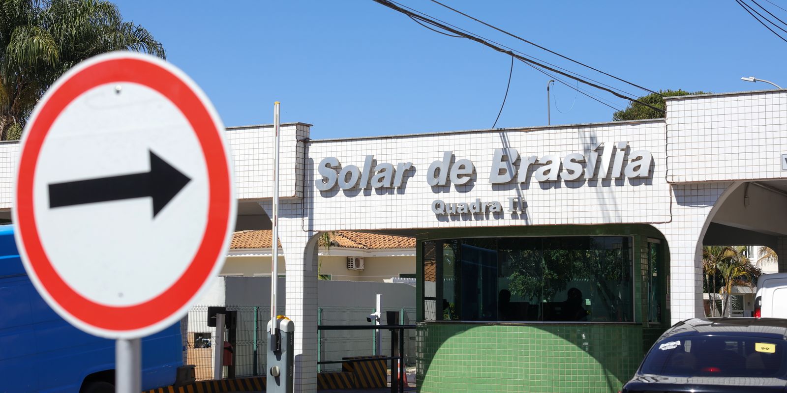 Moraes notifica governo do DF sobre monitoramento de Bolsonaro