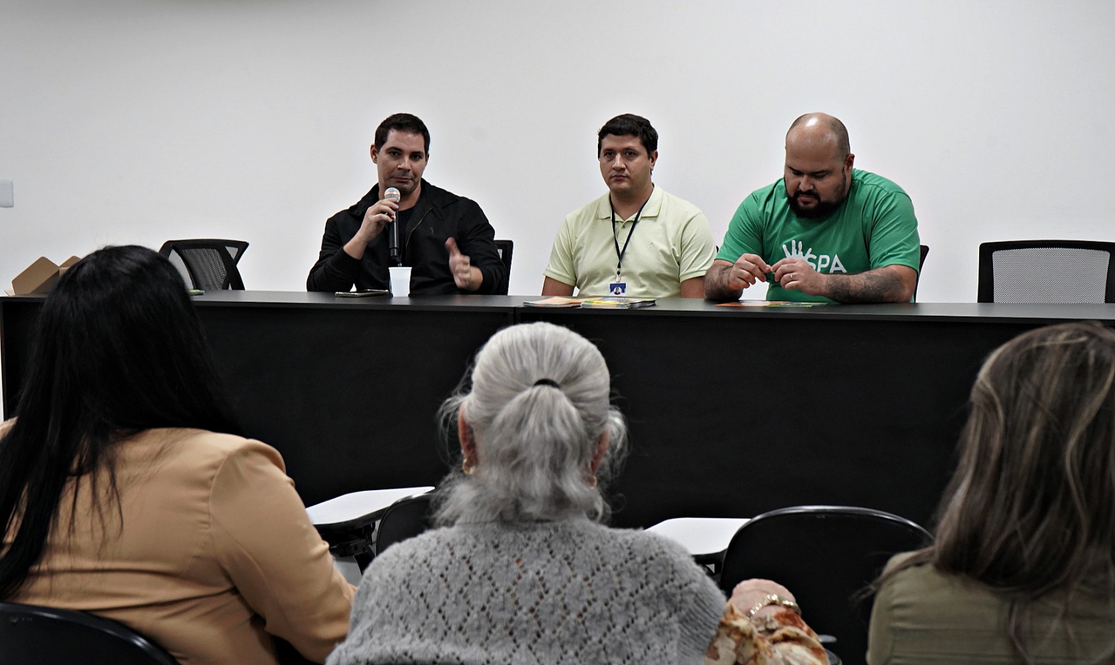 Volta Redonda entrega carteirinha para protetores independentes em comemoração ao Dia do Protetor de Animais