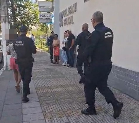 Guarda Municipal resgata mãe e filho mantidos em cárcere privado em Volta Redonda