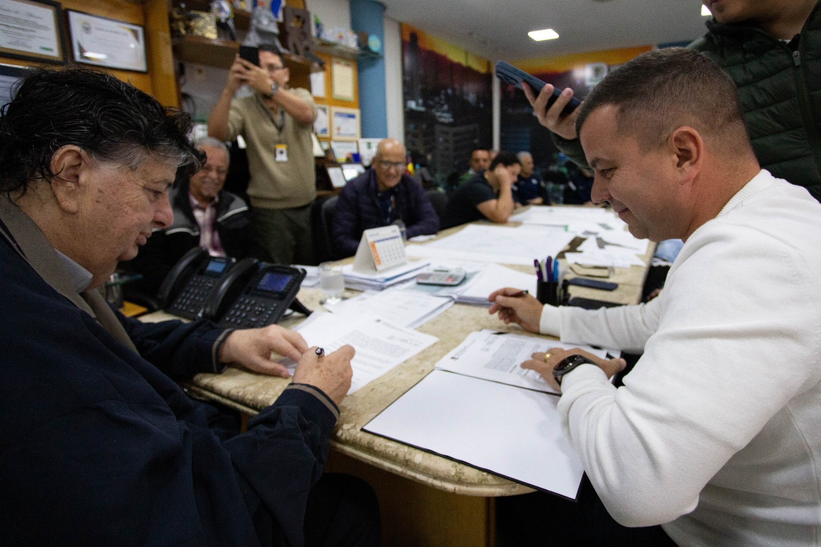 Neto e Furlani firmam parceria para construção de rotatória que vai melhorar trânsito entre Volta Redonda e Barra Mansa