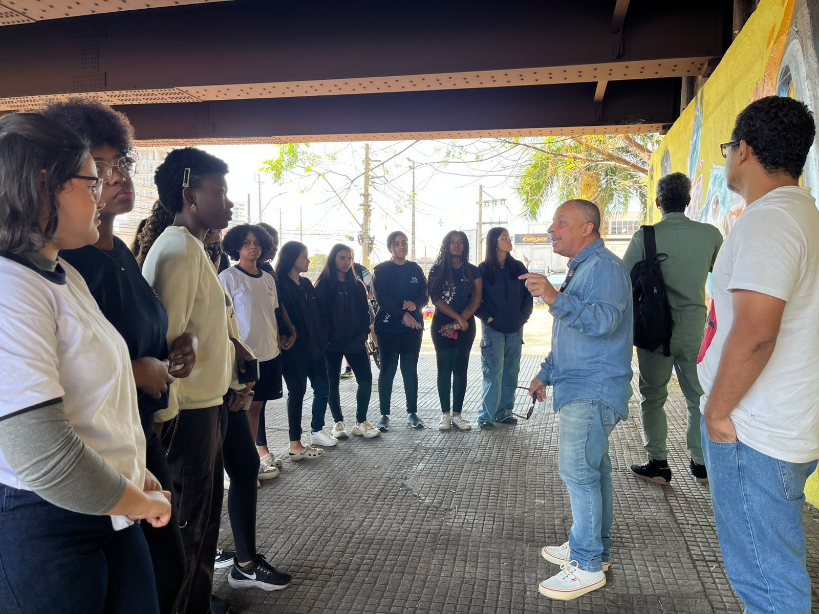 Estudantes de Volta Redonda participam de Oficina de Arte Urbana