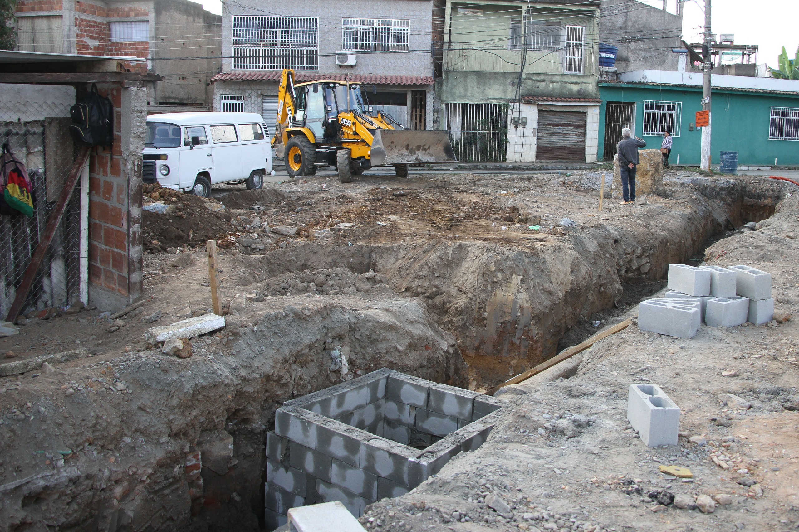 Obras de saneamento sao intensificadas em quatro bairros de Barra
