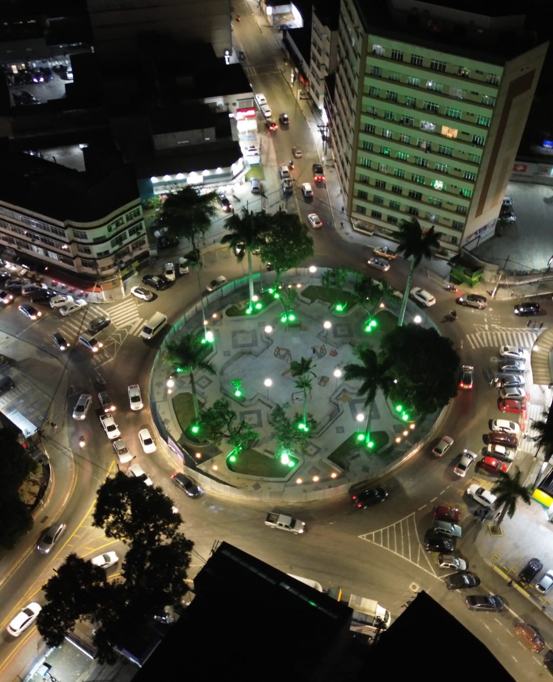 Praca do Ano Bom recebe nova iluminacao e entra na
