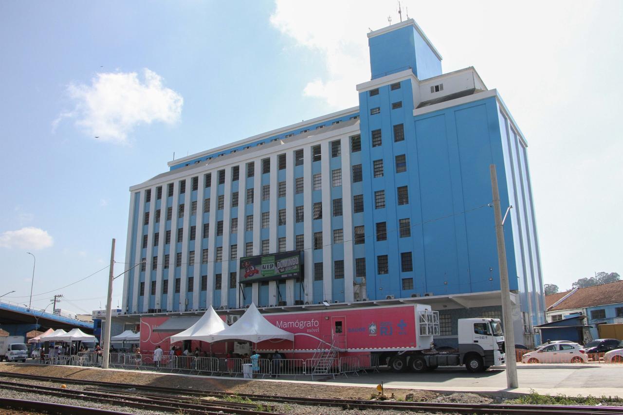 Unidades moveis oferecem exames de mamografia e ultrassonografia em Barra