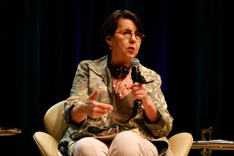 Tânia Rêgo/Agência Brasil Rio de Janeiro (RJ), 20/08/2025 - A diretora Socioambiental do BNDES, Tereza Campello, fala durante abertura do seminário Globalização, Desenvolvimento e Democracia, na sede do Banco Nacional de Desenvolvimento Econômico e Social (BNDES), centro da cidade. Foto: Tânia Rêgo/Agência Brasil
