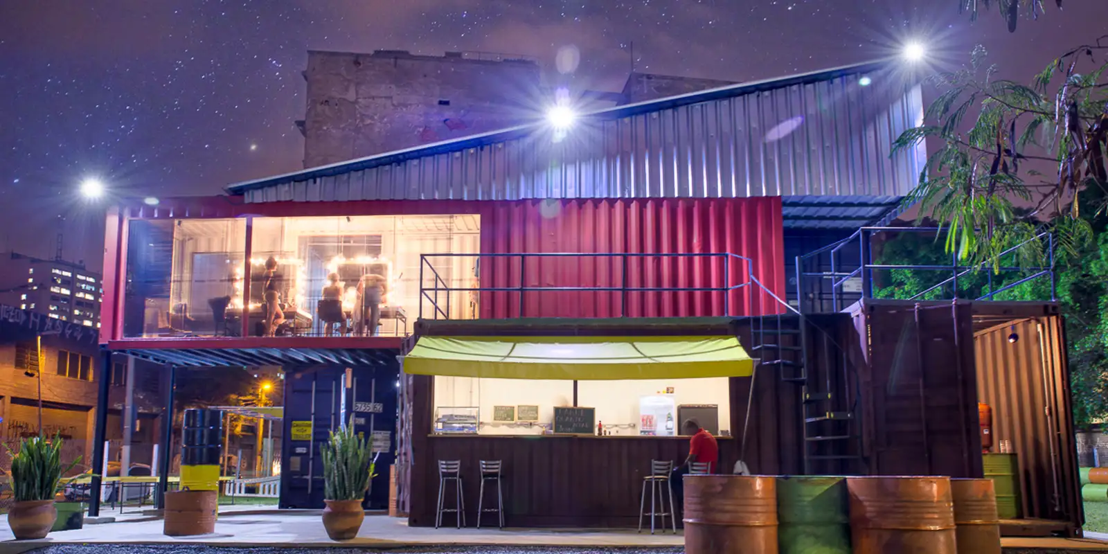 Minc repudia ação policial no Teatro de Contêiner em SP