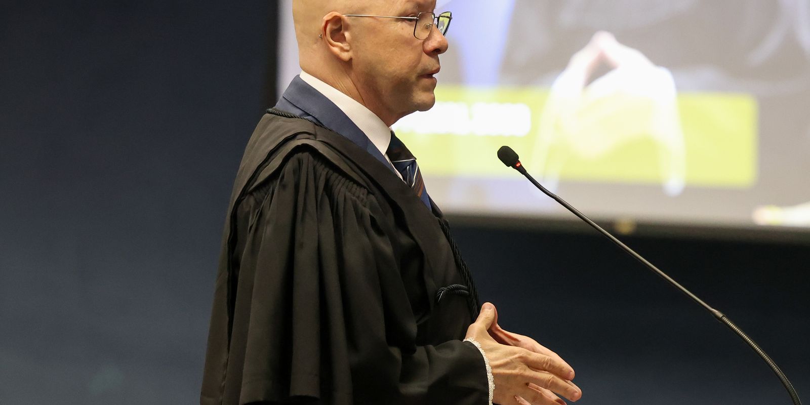 Ex-comandante não colocou Marinha à disposição do golpe, alega defesa