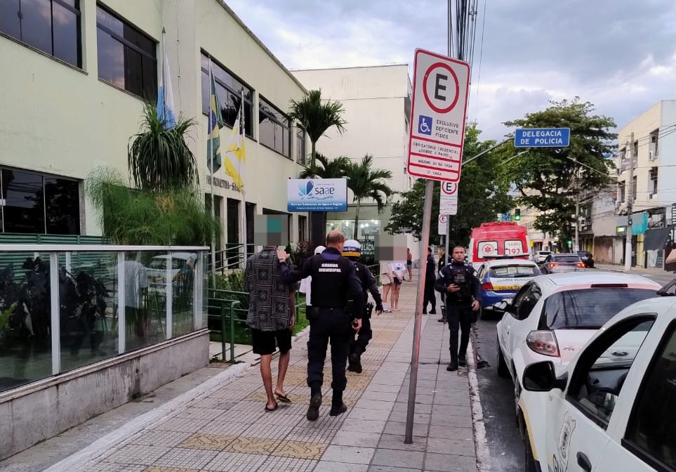 Guarda Municipal apreende drogas e remove motocicleta com dispositivo antirradar das ruas de Volta Redonda