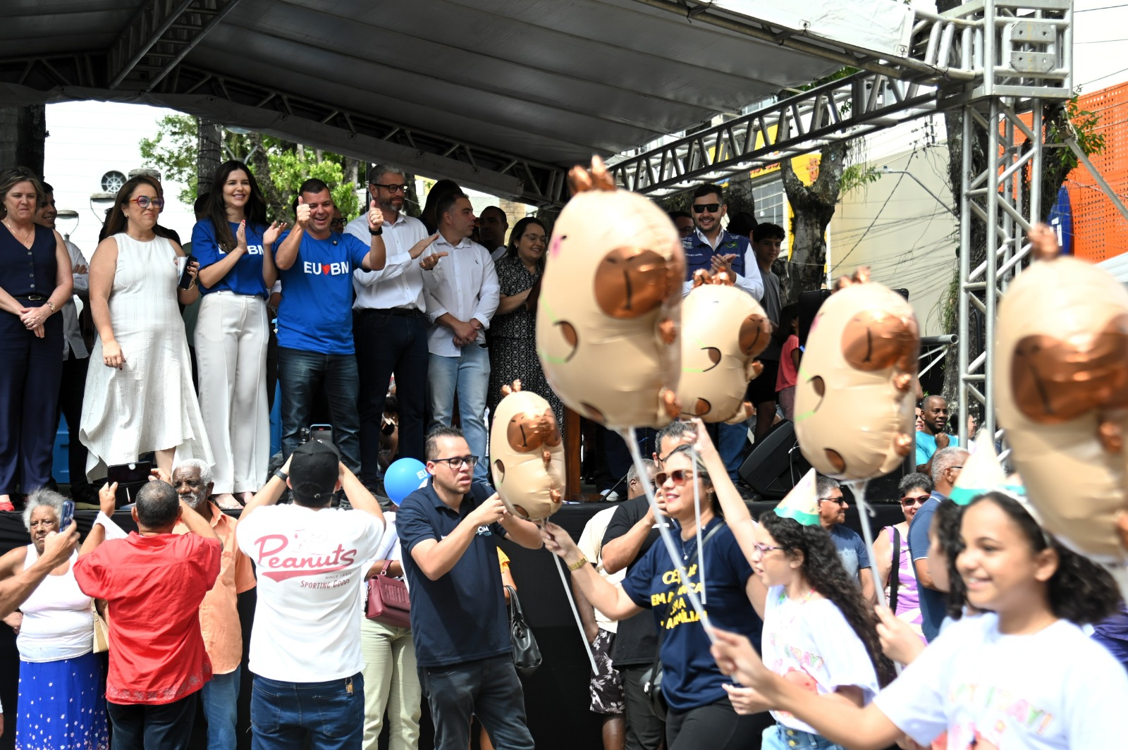 1759516760 Prefeitura reune passado presente e futuro no Desfile Civico dos